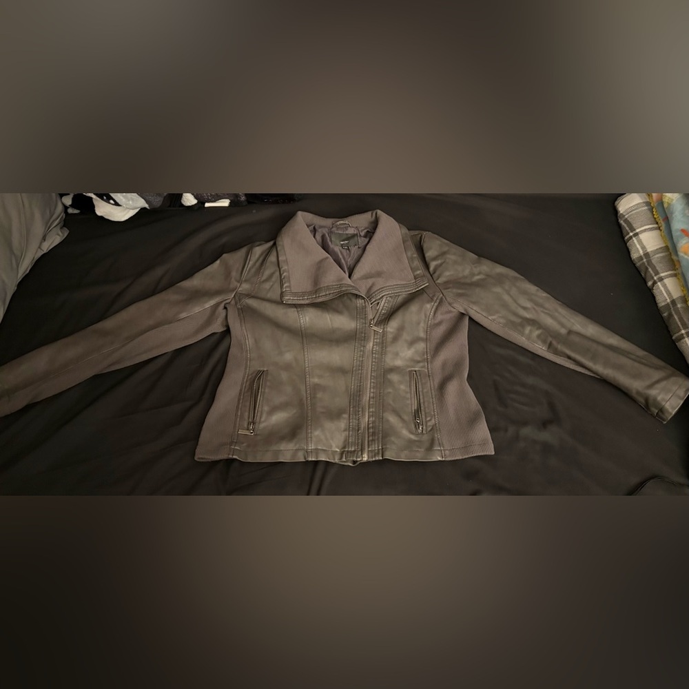 Women's Mossimo faux leather gray moto style jacket with cloth sides in size XXL